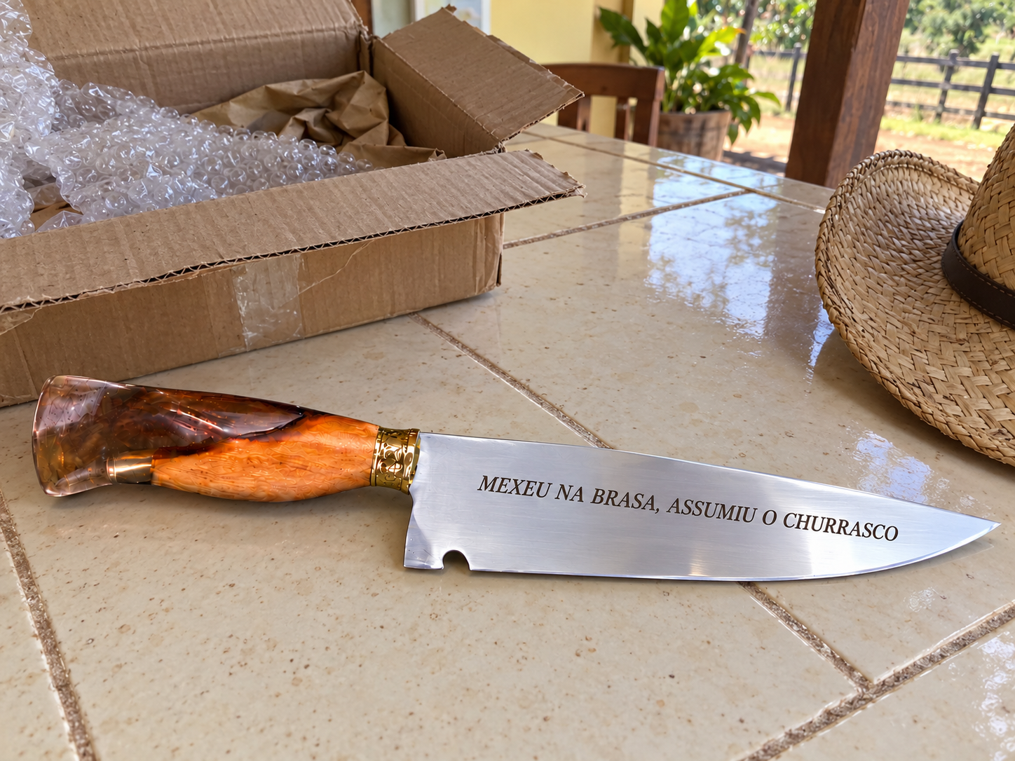 Cena fictícia 10: faca personalizada recém-desembalada, imagem gerada por IA